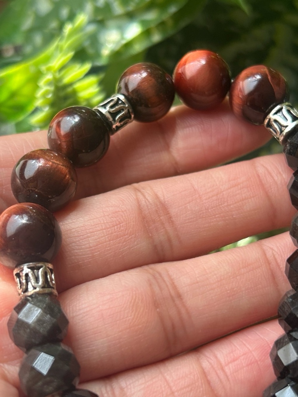 Red tiger eye and faceted black obsidian beaded stretch bracelet - Picture 2 of 10